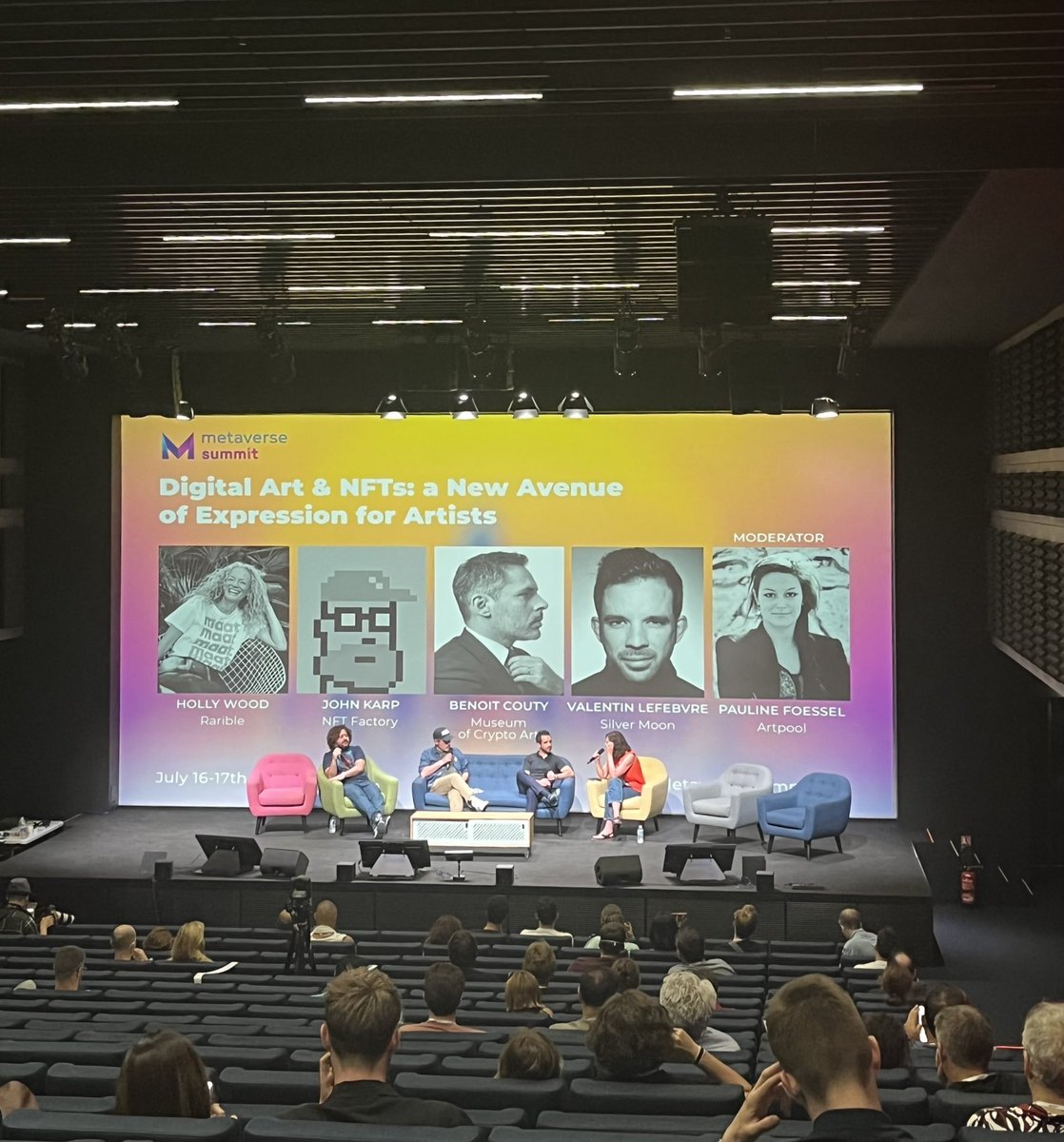 nft_france's tweet photo. L’art digital et les NFT au @Metaverse_conf avec @johnkarp @BnoiitC @silvermoon_art @FoesselPauline https://t.co/eIOvfO1dAW