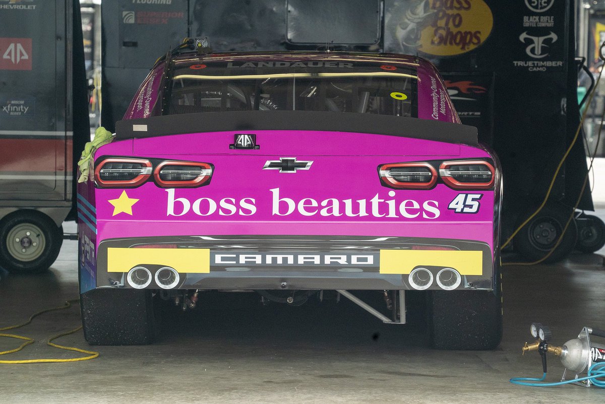BossBeauties's tweet photo. The race is on!! Who’s watching? https://t.co/aBCcIwATVg