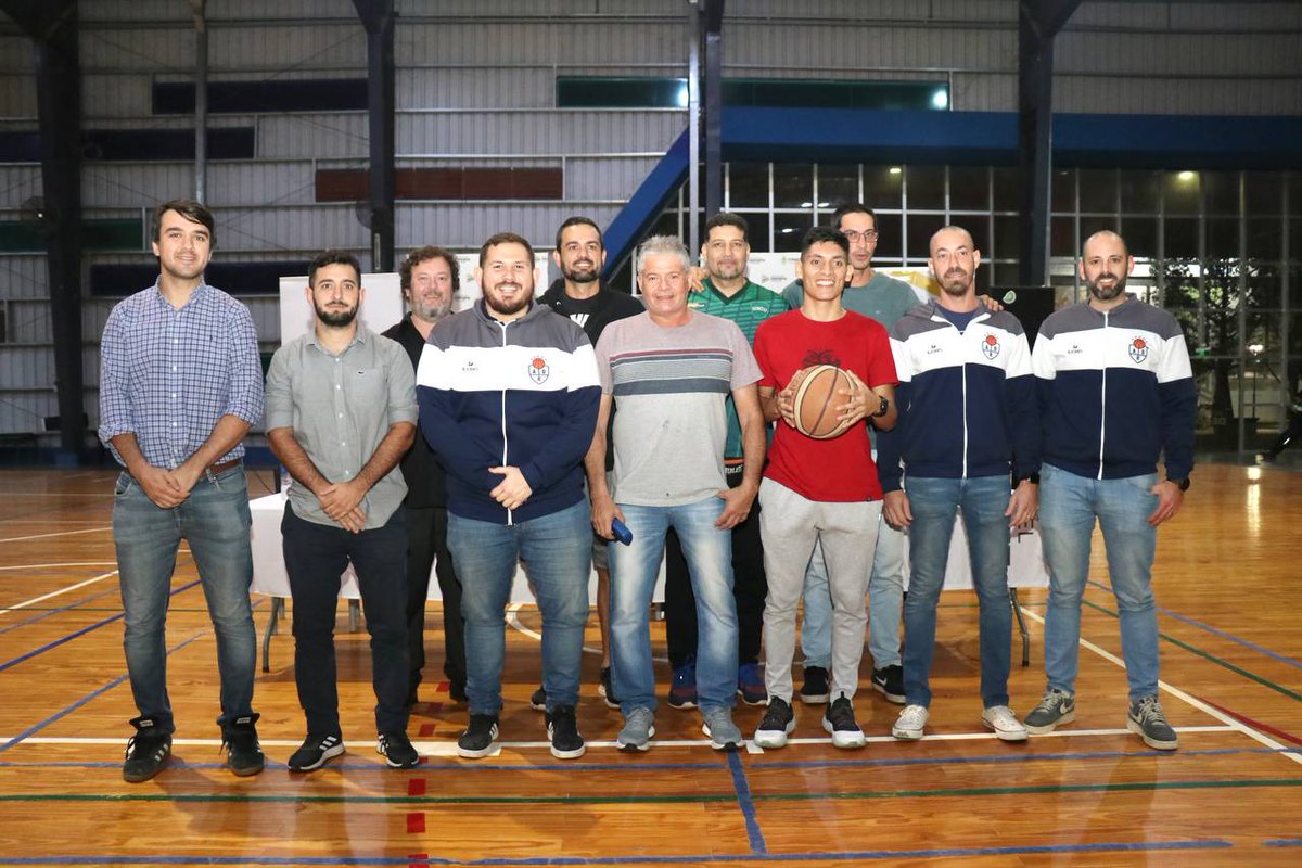 AbrChaco's tweet photo. Se presentó oficialmente las finales del Campeonato Apertura "Héroes de Malvinas"
#ABR100% #SomosBasquet
https://t.co/V4tviSjUbw https://t.co/0VzqZYyOvz