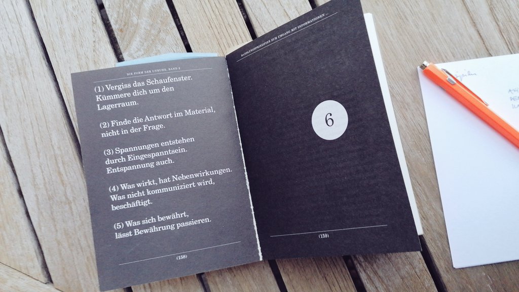 sms2sms's tweet photo. 15 jahre 

SCHREIBEN IM NETZ

2010 "die form der unruhe" #dfdu bd2

"es gibt extrem wenig texte, welche ich jahre später noch ok finde."

https://t.co/RGS1mqEAKO https://t.co/R5Xe7NcyAF