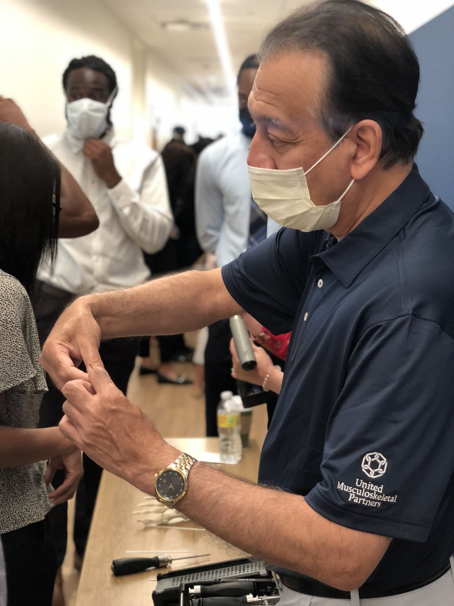 Resurgens Orthopaedics is proud to support the inaugural Nth Dimensions and AOFAS Bioskills workshop.  The Bioskills workshop provides a unique opportunity for aspiring undergraduate and medical students to meet with leading Orthopaedic surgeons in the Atlanta Area.