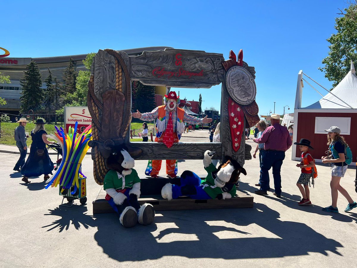 Mascots just wanna have fun…
It’s been all horseplay for Tug &amp; Tess this week, as they snuck out of #DraftHorseTown, and made their way to the midway! Make sure you check to see who’s sitting beside you the next time you get on a ride! #Mascots #CalgaryStampede #Stampede2022