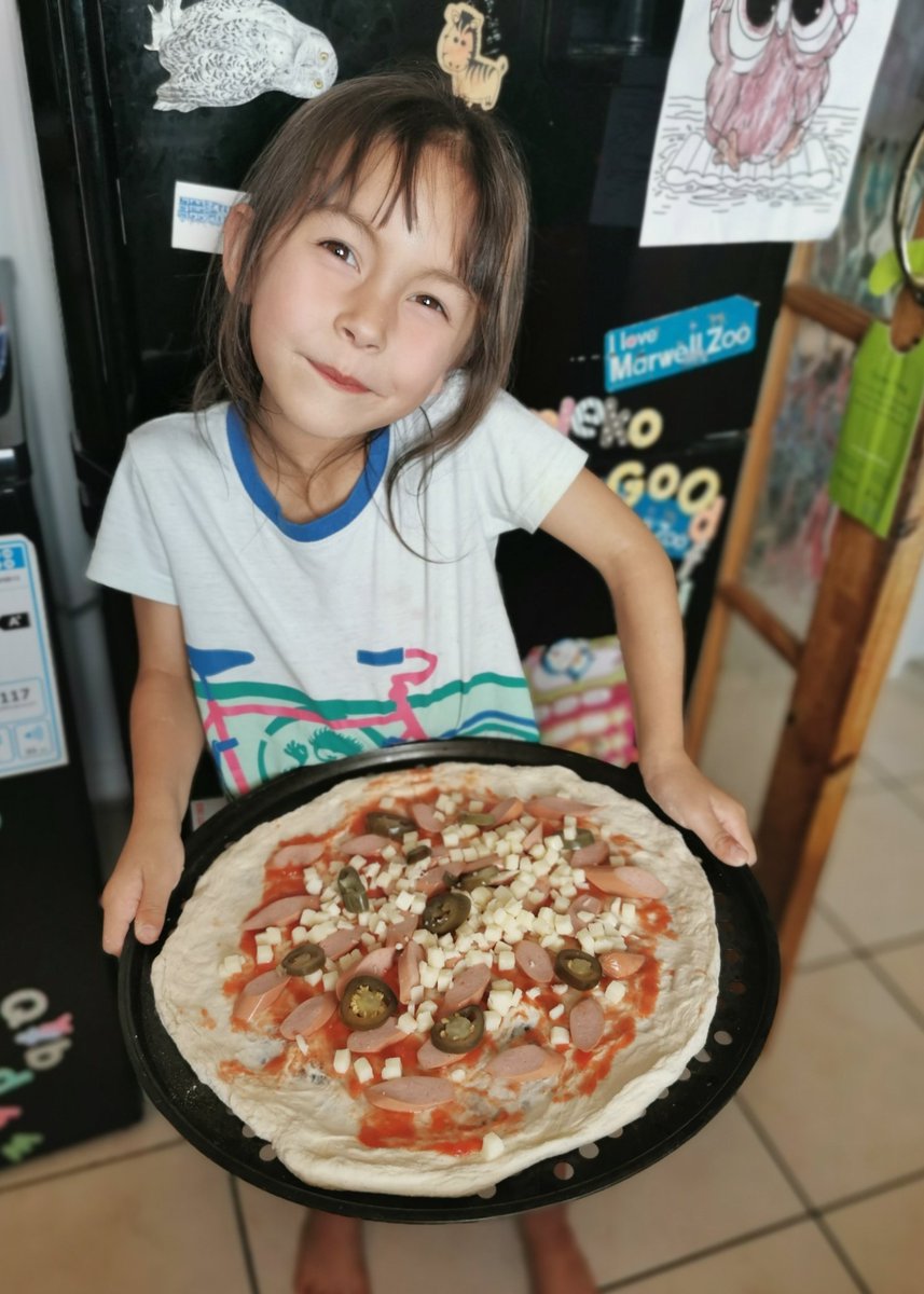 MameSuey's tweet photo. @LittledeanSch pizza for daddy tonight 🌶️🥓  #doughiespizza https://t.co/PpfeoYabpZ