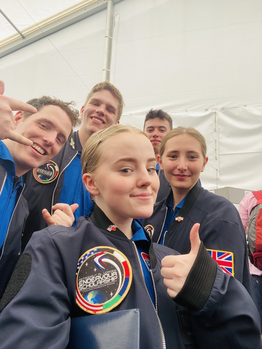 With some of <a href="/aircadets/">RAF Air Cadets</a> ❤️ who make me laugh. I'm Ambassador.  I gave Grace my phone to take some pics of the stage while I was interviewing ⁦<a href="/astro_timpeake/">Tim Peake</a>⁩ and I've just found a load of selfies she'd taken on it too.....😂😂
She'll go far that girl ⁦@RIATCDTDET⁩ 😂
