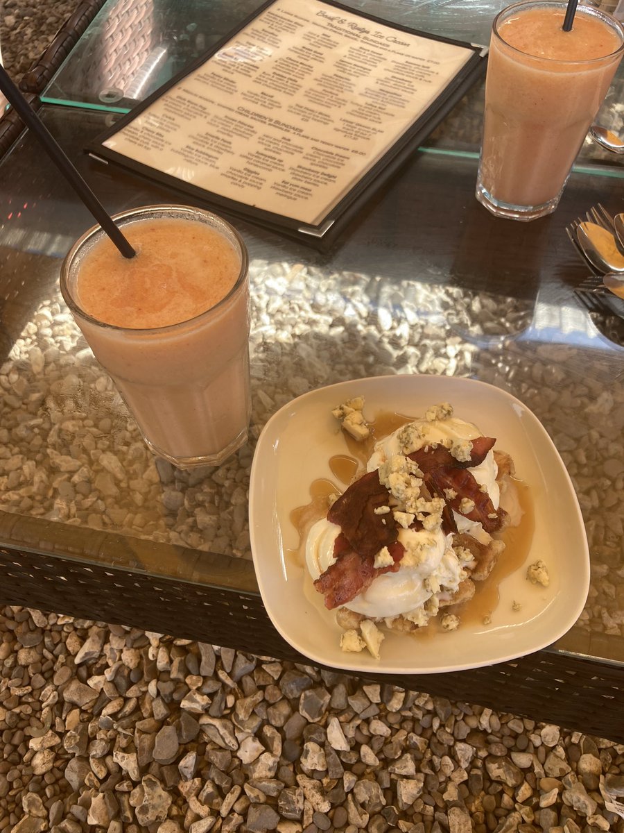 Breakfast at Basil &amp; Rusty’s Ice Cream Parlour in Machen. 
I highly recommend the ‘Saved by theBacon Waffle’ with vanilla ice cream, maple syrup, crispy bacon and blue cheese 
🍨 🍁🥓🧀😋😏😘
