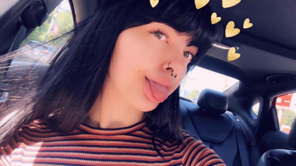 goddess_me_m's tweet photo. Who want to see me nudes rn? Follow heart and rt I'll show you one time for live nudes pic of me😋😋😋😋,

#horny #dick https://t.co/HoZRRquYn6