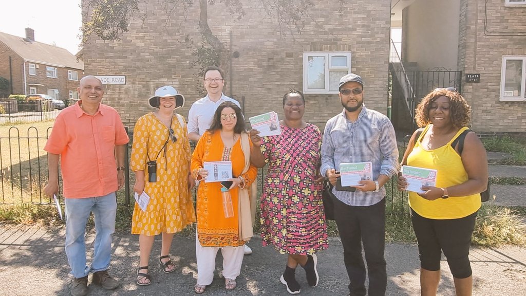 Nazkk's tweet photo. Out in sunny @My_Bestwood this afternoon with @AlexNorrisNN
&amp; @ng_labour. Lots of positive doorstep conversations. #labourdoorstep https://t.co/o9G4A1KKm1