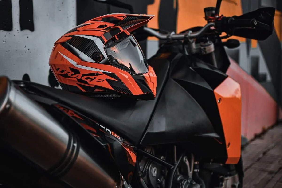 CabergHelmetsUK's tweet photo. Get ready for a summer of adventures with our X-TRACE Savannah Full Face Helmet! 😎

Find out more information here: https://t.co/n4b6KhLTX7

📷 @vecchiovolpone

#caberg #caberghelmets #xtrace #savana #motociclismo #moto #motorcycle #biker #motociclista #motorbike https://t.co/QNoSKrmpbZ