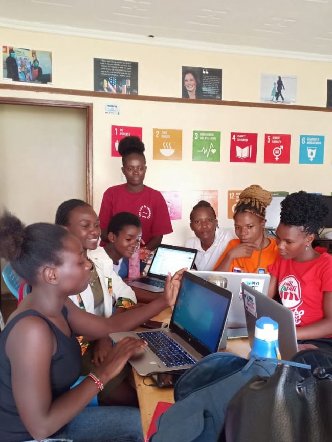 valaryajwang's tweet photo. Cracking our minds on the project  #womenintech #FEMIDEVS #SaturdayMotivation 
@theborderhub @LakeHub @UNDPKenya @russembke @magerodeo @ShamahSharon @NabwireDindi https://t.co/II6zZuH1Lv
