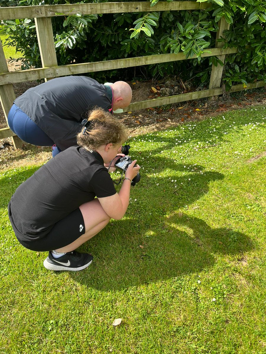 limerickyouth's tweet photo. Day 3 of the #Kildimo Summer Camp & the girls took part in a photography workshop with Stephen Lappin 📸
They learned how to use a professional camera and even got up close with nature 🌻
A big thank you to all who took part - see you at Kildimo Youth Club in Sept! #lys https://t.co/ZwtTV3N3Dn