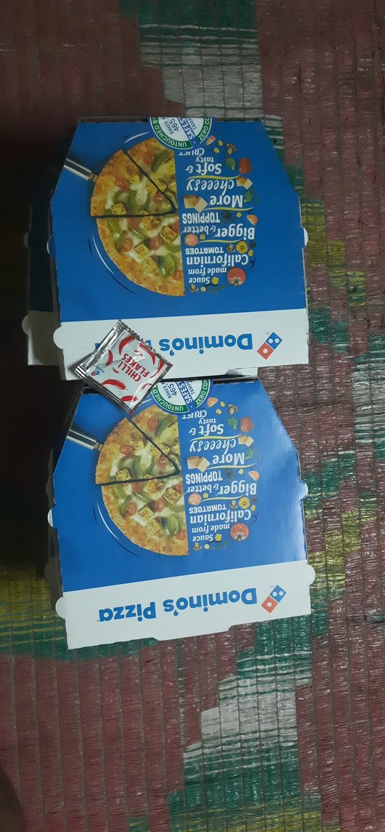 Excellent delivery @dominos_india ordered 6 pizzas and got one chilli flakes and no oregano or ketchups👏👏👏
Gave best experience even after calling and informing the outlet before dispatching. #worstdelivery