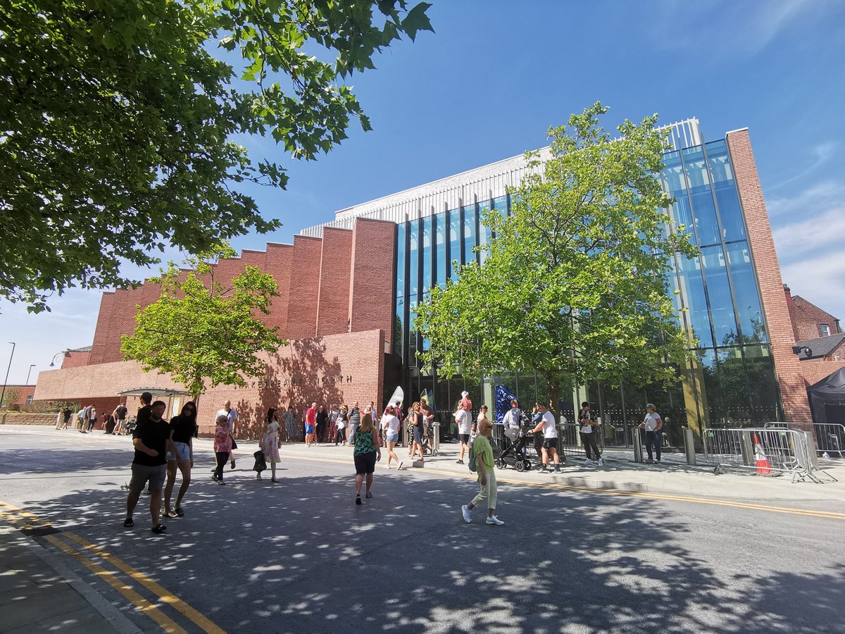 GFreeHorizons's tweet photo. Went to have a nosy at the completed @Shakespeare_N, stupidly left it too late to book tickets for us all then wasn't up quick enough this morning but what a building ๐ excited to catch some incredible performances in #Prescot #Merseyside
#theatrefan #culture #liverpoolblogger https://t.co/omR8vqaU9l