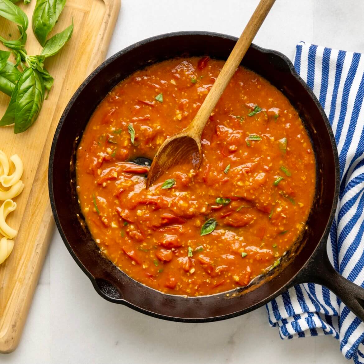 🍅 This Speedy Cherry Tomato Sauce is the sort of easy summer cooking I love: basic, fresh ingredients coming together as something altogether pleasing in a few short minutes. fountainavenuekitchen.com/speedy-cherry-… #fountainavenuekitchen #summerrecipes #tomatoseason #easyrecipes #whatsfordinner