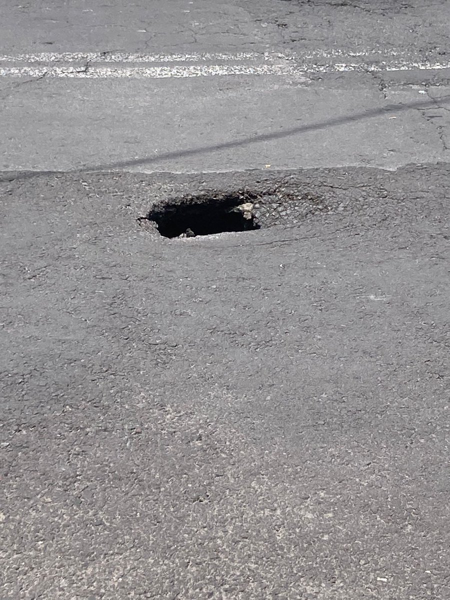 LindavistaI's tweet photo. Reporte de bache en avenida Lindavista entre Salaverry y Quito
@fchiguil @gamterritorial6 @TuAlcaldiaGAM https://t.co/p7VzpOPGTb