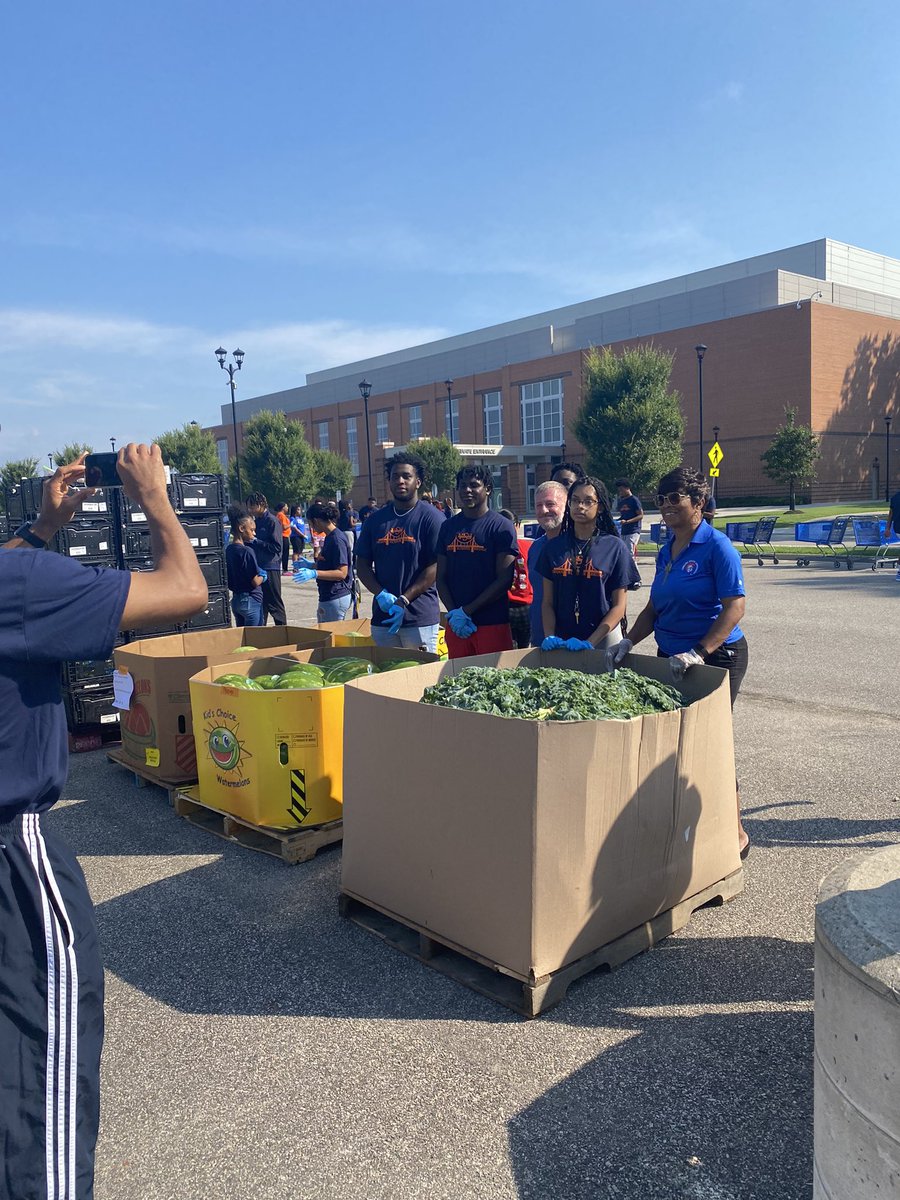ReginaBTyler's tweet photo. Great day to serve the community! VSU Trojan Summer Bridge Program and TIP Leaders! #HailState #Greaterhappenshere https://t.co/XCMDlZ83qO