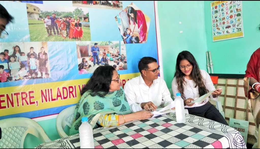 shiksha_alok's tweet photo. An education center is a place where students get knowledge or attend classes.Learning centers allow children to feel satisfied by completing purposeful activities. new place for our kidos.renovated center for #shikshaalok inaugurated by retired IFS Anup naik and his wife. https://t.co/bJI1MVwHpE
