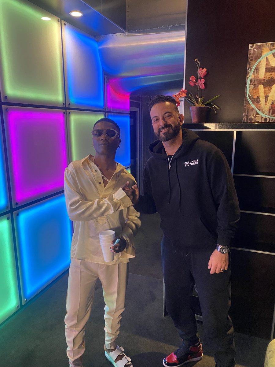Mikegagent's tweet photo. Happy Birthday to my family and young 🐐 ⁦@wizkidayo! Love you my bro! https://t.co/GEjIyHLrpM