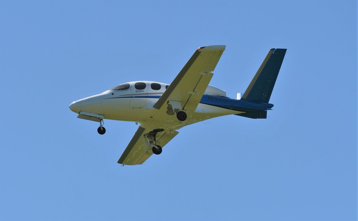 AvDelphi_images's tweet photo. Cirrus SF50 #AvDelphi #N474CG #CIRRUS #SF50 #LSZH https://t.co/pRXF60Zos5 https://t.co/asZTpprF2w