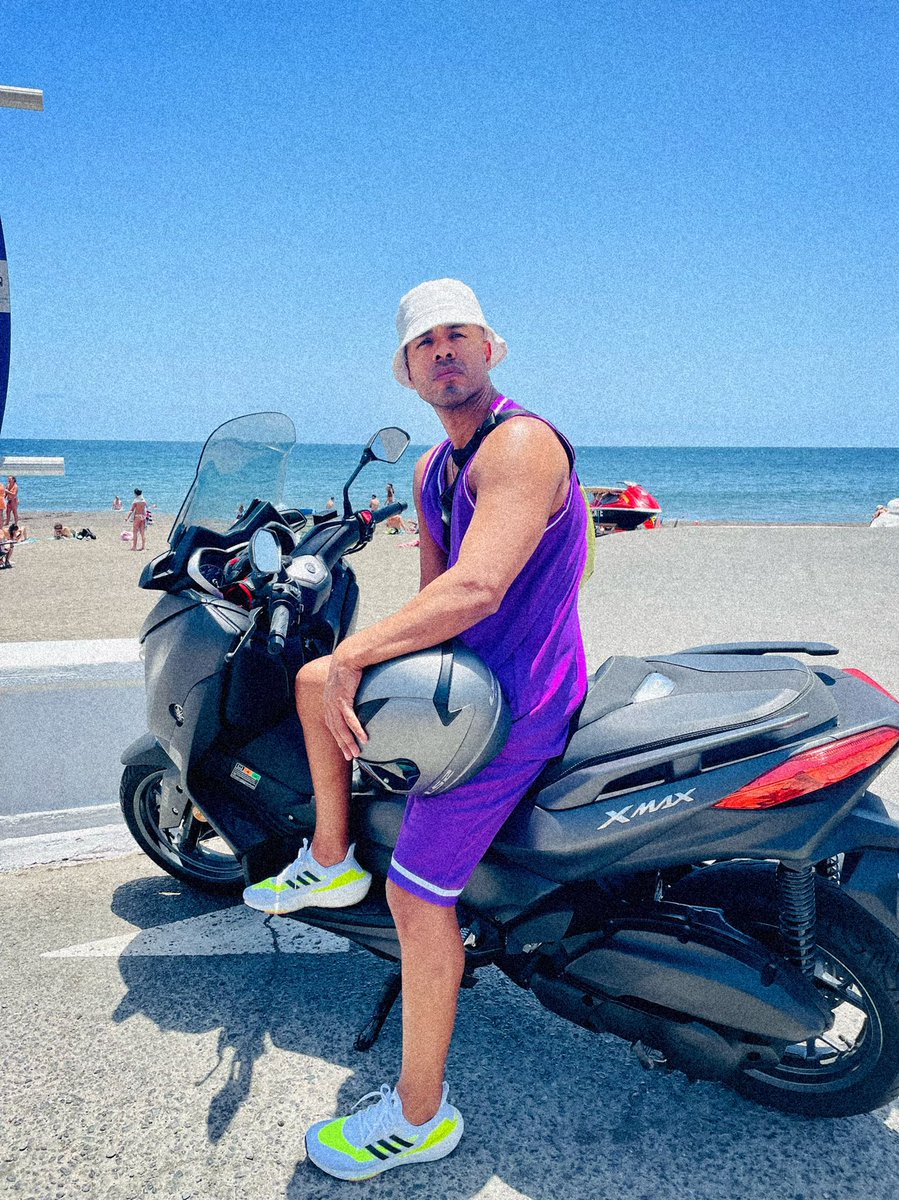 💜💜💜 🏍 #summer 🐠🌊🌴

Sigue a Wladi Paz en! 
Spotify YouTube Instagram
✭
✭
✭
#wladipaz #bachata #withoutyou #bachatalovers #GrupoExtra #AdiosAmor #USA #RepublicaDominicana #España #Italia #Alemania #Venezuela #PaisesBajos  #Suiza   #bachataistakingover #yamaha #Xmax300