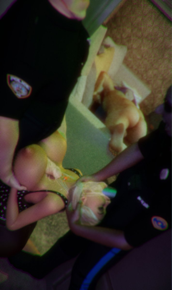 The Night Motel
Susanna Continue the trip with duble man. Jerard drunk on the sofa don't follow... 
#nsfwtw