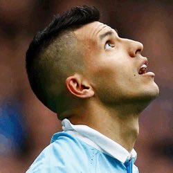 bealonsoca's tweet photo. Hey! I'm playing this soccer quiz game. Any idea who this player might be? https://t.co/Y83122L0Ez https://t.co/Nag5CdOqIY