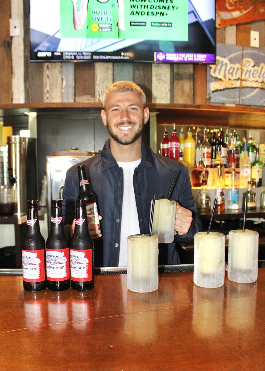 Blue_Goose's tweet image. It’s FCDallas gameday! Order your Budweiser the Paul Arriola way, with a Blue Goose Frozen Margarita! 

Sip, Pour, Repeat 🍺 

#bluegoosecantina #fcdallas