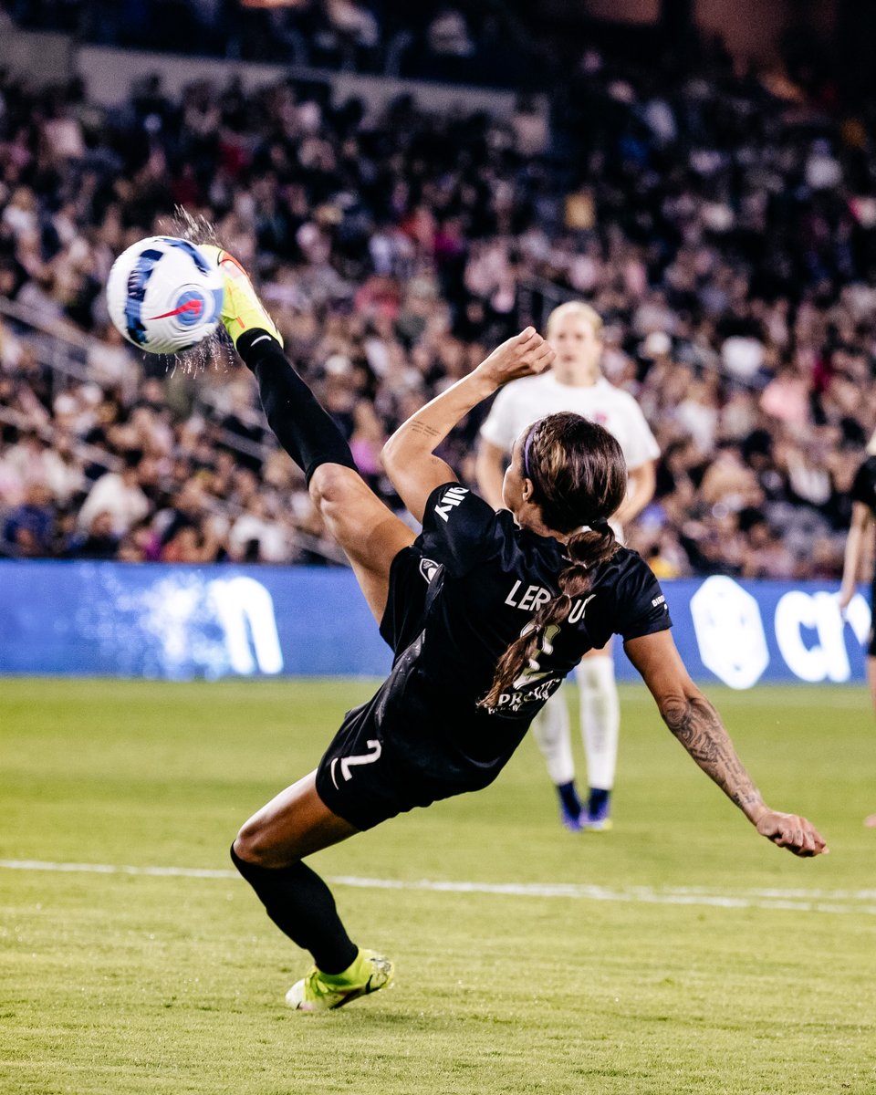The one that got away! What a shot by <a href="/sydneyleroux/">Sydney Leroux</a> 😤 

#WeAreAngelCity