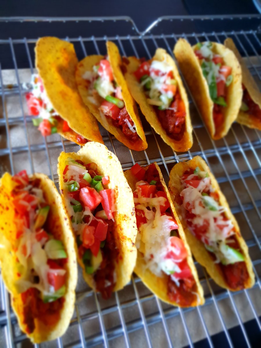 MrsPragmatic's tweet photo. Who likes #homemade Taco's :) Today reminded myself how good they are. Still on my list of things to learn is home made taco shells! #twitchcooking #livecooking #followfood #foodie #supporthomemade #tacos https://t.co/6HrDCWFWTY