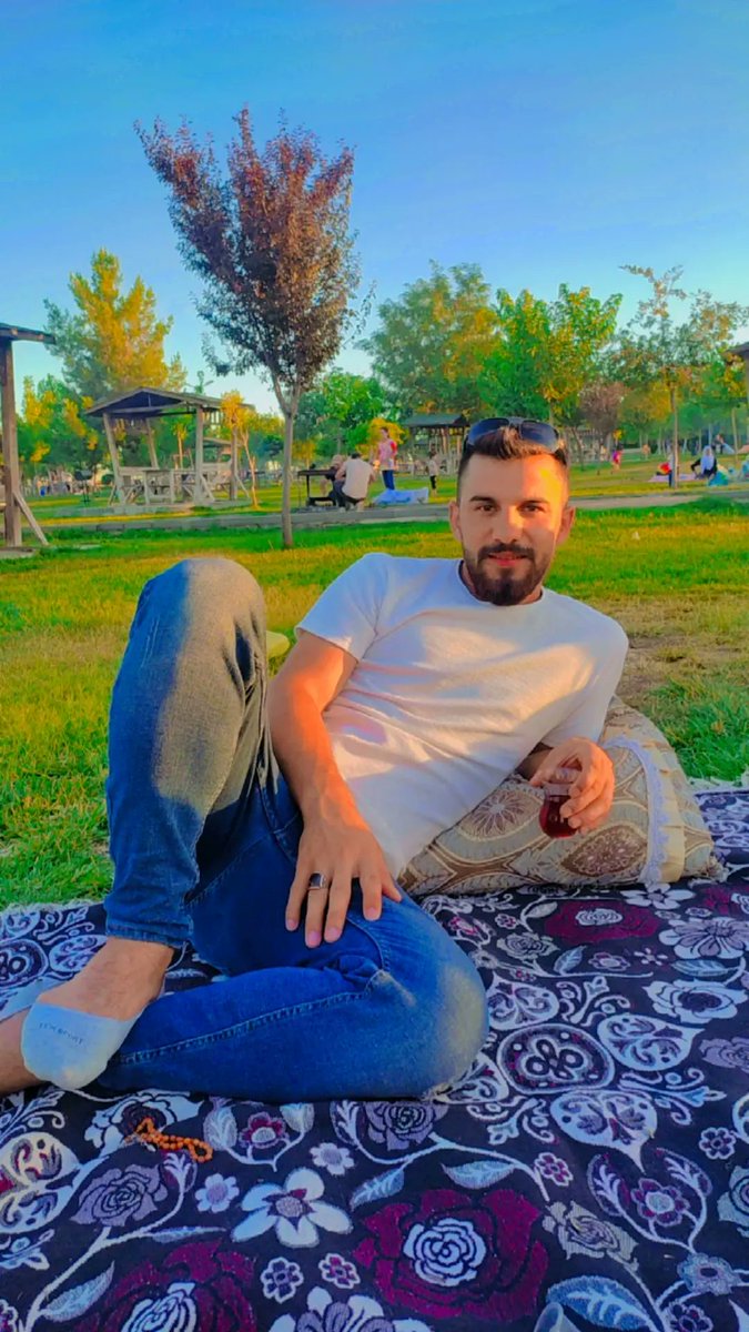 sneidu23's tweet photo. Evet instigram değil Twitter. https://t.co/6gs9xQMiy5