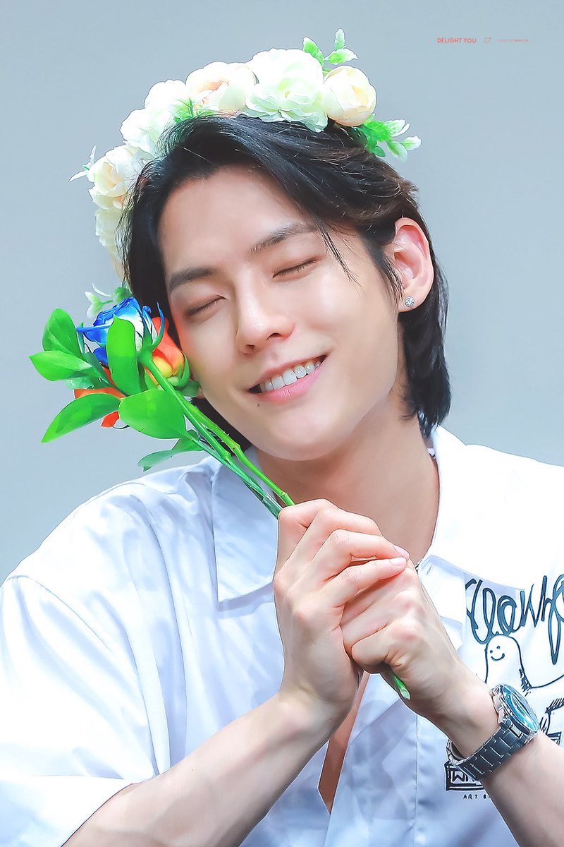 2MH_DelightYou's tweet photo. 220715 🐿💐

#비투비 #이민혁 #민혁 #허타람찌 @btob2mh https://t.co/MhyLIpAWuQ
