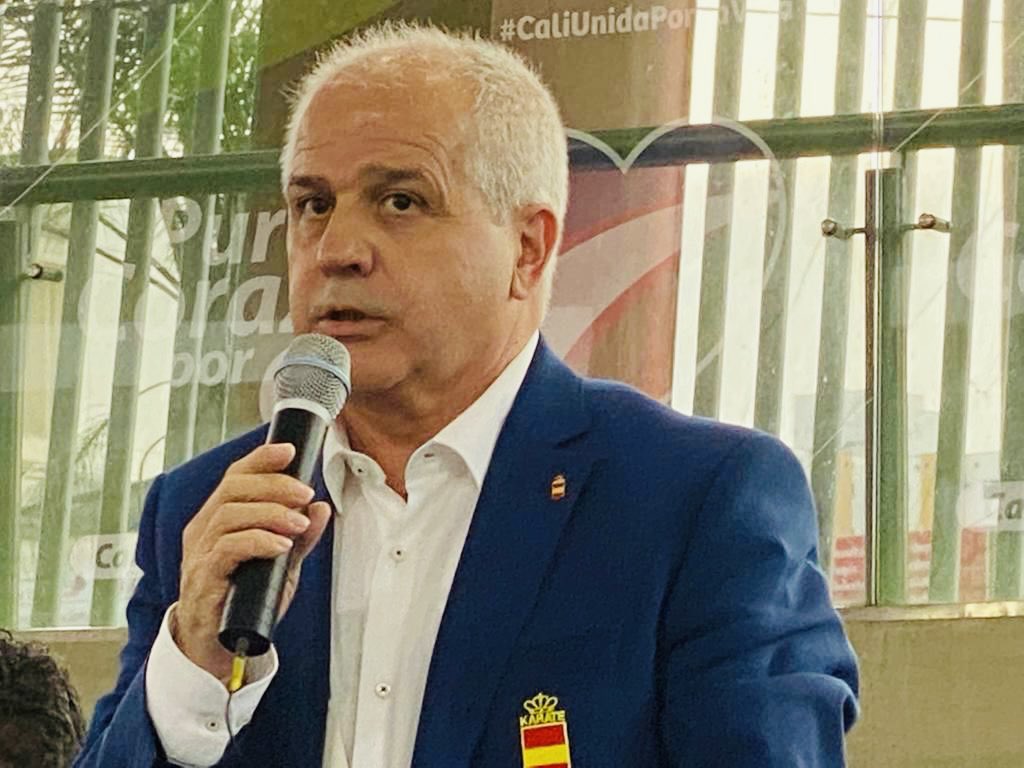 RFEKarate's tweet image. 📣Inauguración del Campeonato Iberoamericano en #Cali.

Nuestro presidente, @amarqueomor , presidente de la Federación Iberoamericana de Karate, acompañado por la Jubta Directiva de esta federación. 

¡Un nuevo gran éxito en este campeonato!
#CampeonatoIberoamericano