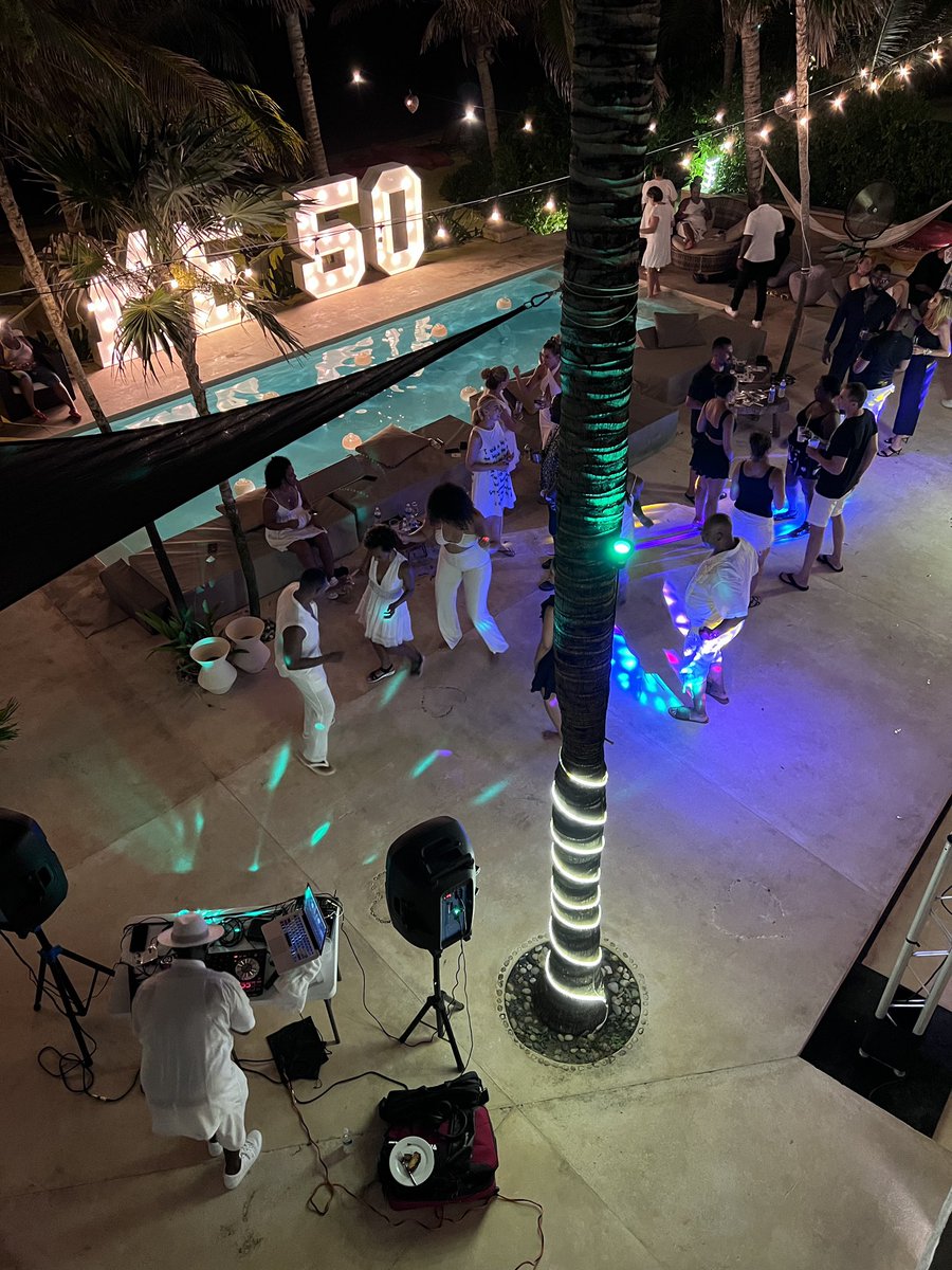 michaeleaves's tweet photo. @MarcJSpears @KevinFrazier @toriihunter48 @Realrclark25 @Tjwill33 @WOODBIGSITY @KyleHunte7 As the kids say.. #ME50 was a movie! 

https://t.co/tebwA0msDi https://t.co/oftqwnCTNP