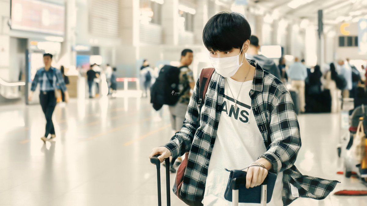 𝙃𝙖𝙥𝙥𝙮 𝟰𝙩𝙝 𝘼𝙣𝙣𝙞𝙫𝙚𝙧𝙨𝙖𝙧𝙮
#HENDERY #黄冠亨 #헨드리 #WayV