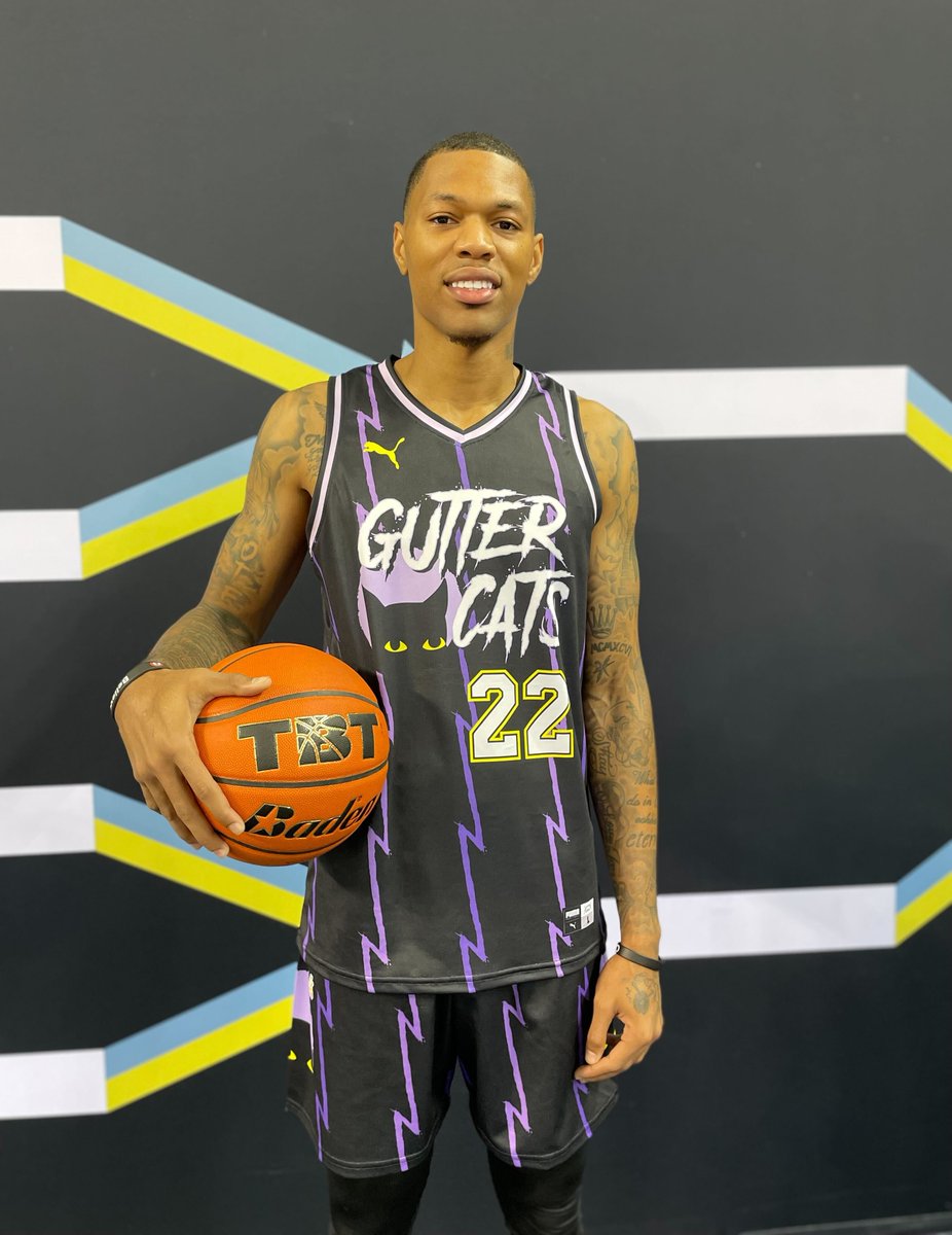 Those <a href="/GutterCatGang/">Gutter Cat Gang</a> unis 🔥🔥🔥

<a href="/PUMAHoops/">PUMA Basketball</a>