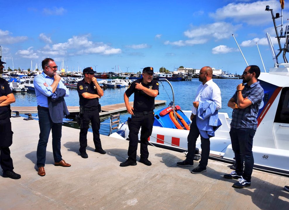 🔴 La 'Josefina Castellví' dels <a href="/Mossos/">Mossos</a> ja està 100% operativa a les Terres de l'Ebre, on servirà, des de l'Ametlla, aquest estiu la Policia Marítima. Aquesta setmana es va presentar, juntament amb el Pla d'Estiu, a les policies locals del sud del país. <a href="/elnacionalcat/">ElNacional.cat</a>