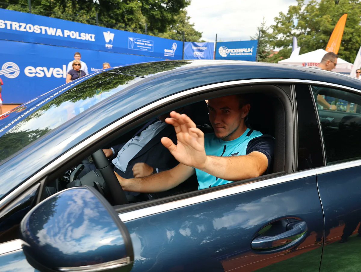 PZTPolishTour's tweet photo. Szerokiej drogi dla naszych Mistrzów!🔑🚗👋🤗 https://t.co/l6dSrcjABP