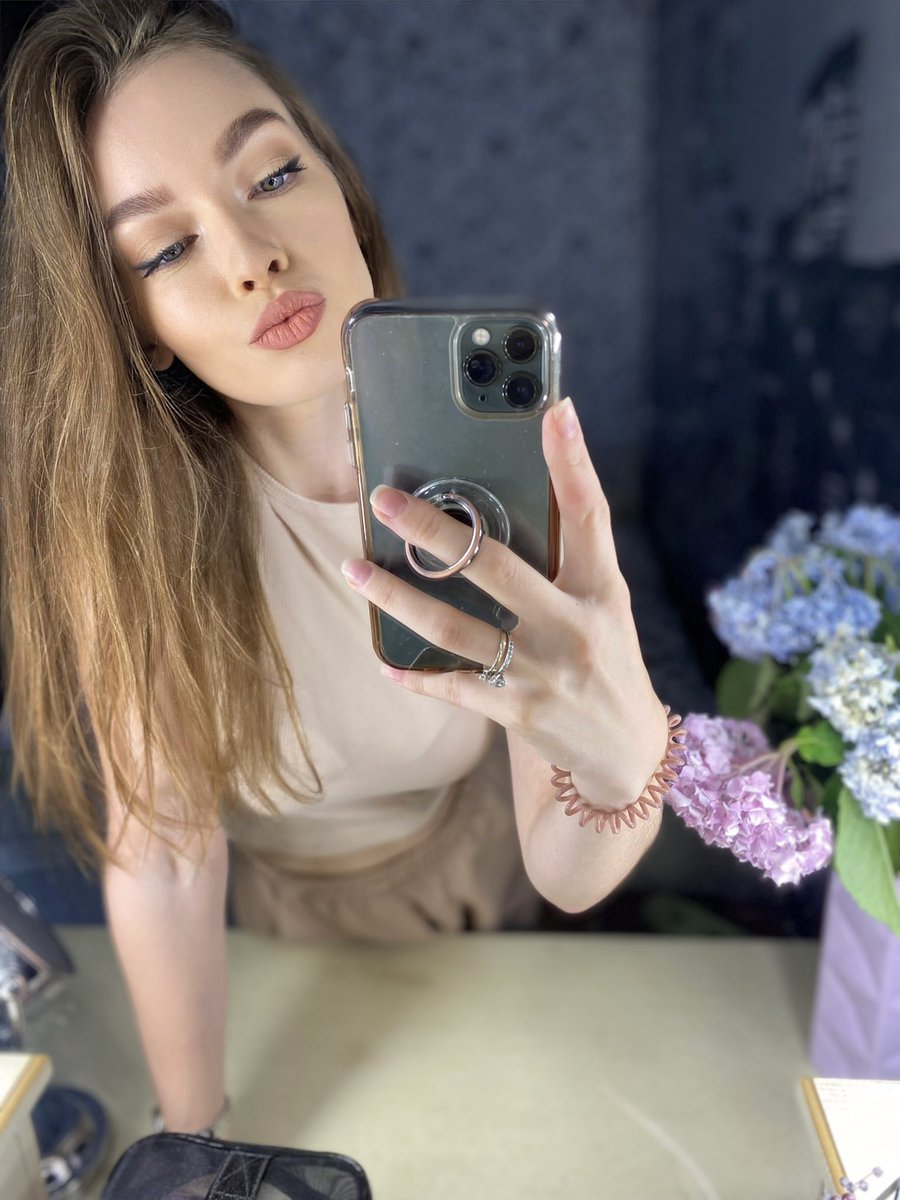 Dana🐣 tweet media