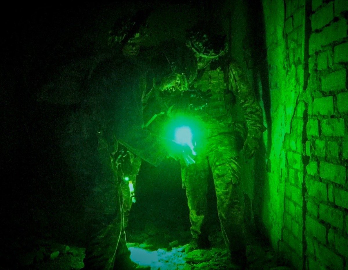 CO_2RIFLES's tweet photo. Time spent in reconnaissance is never wasted.
Soldiers from the 🇬🇧 Agile Task Force have been practising their recce skills.
Training like this will continue in the coming weeks as we integrate into the 2nd 🇪🇪 Brigade.
#AgileTaskForce
#SwiftAndBold #StrongerTogether https://t.co/u2SDrupW06