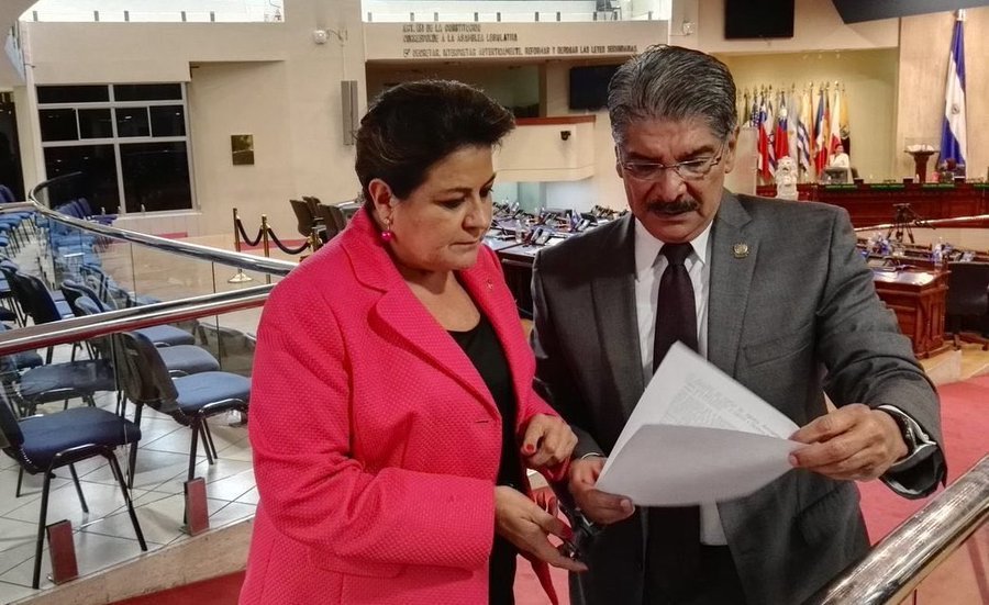 ¿Y estos diputados por qué no están en la lista? 🤔