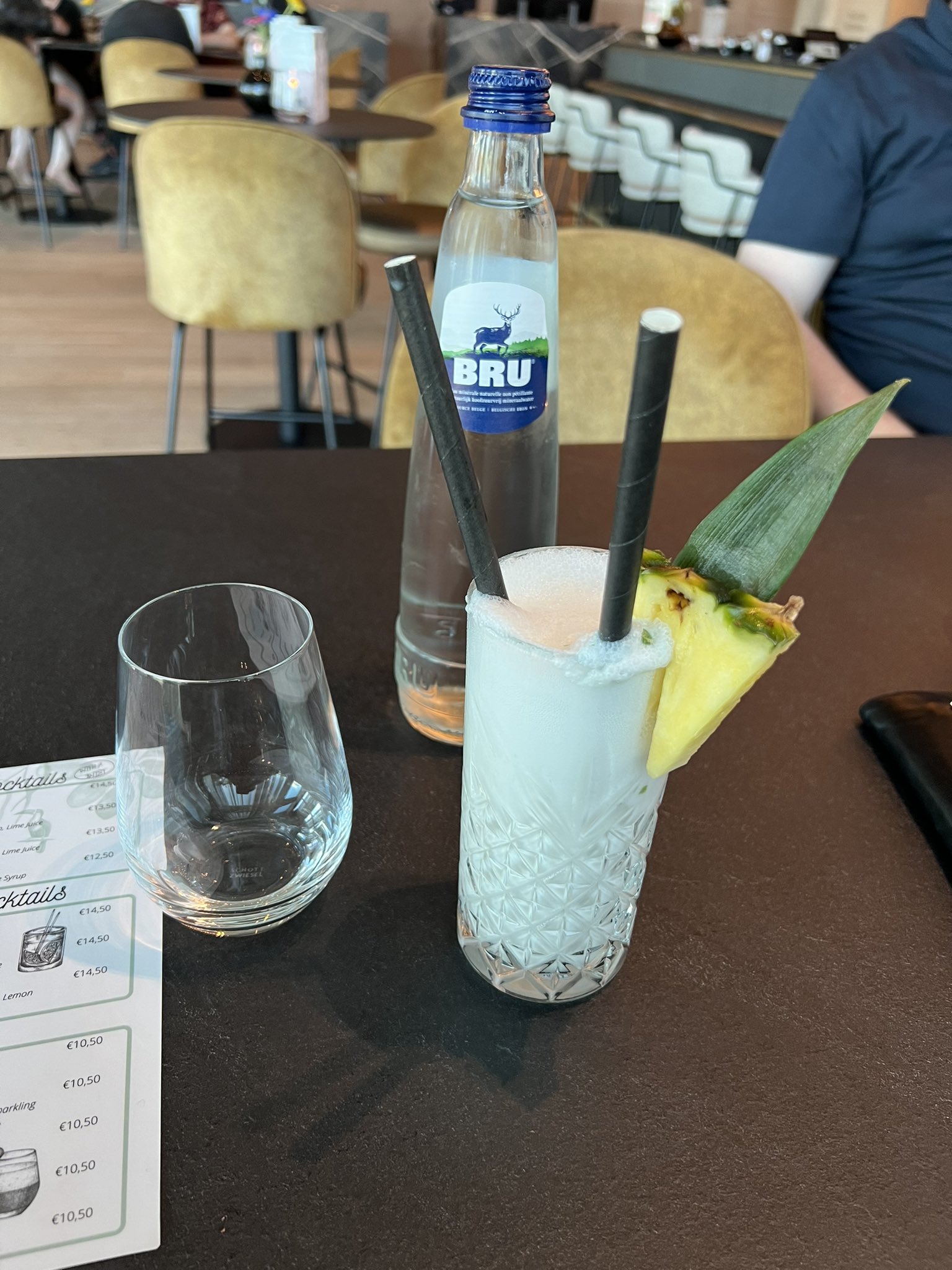 Zoltan / Max on Twitter "Il est 18h33 j’ai aucune idée de comment je