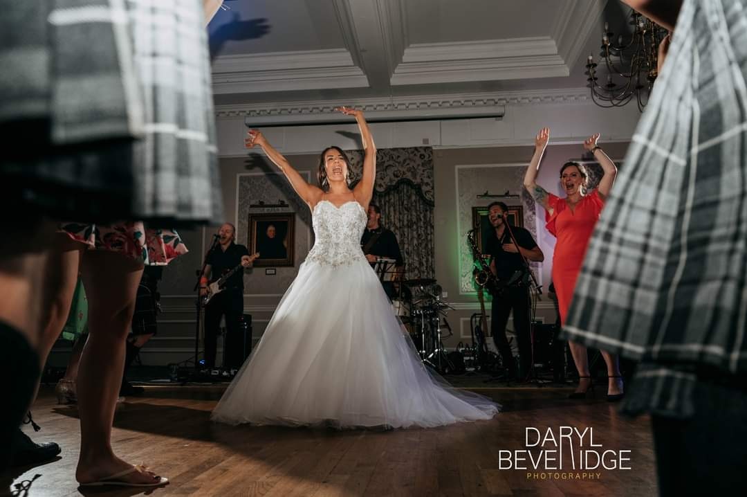 BeveridgeDaryl's tweet photo. One of my favourite dancing images from Amie &amp; Scott's wedding at Thainstone House.

#scottishwedding #scottishweddingphotographer #thainstonehousehotel #thainstone #thainstonewedding #weddingdancefloor #weddingdance #fifewedding #inverurieweddings #aberdeenweddings https://t.co/lCa37l3UbX