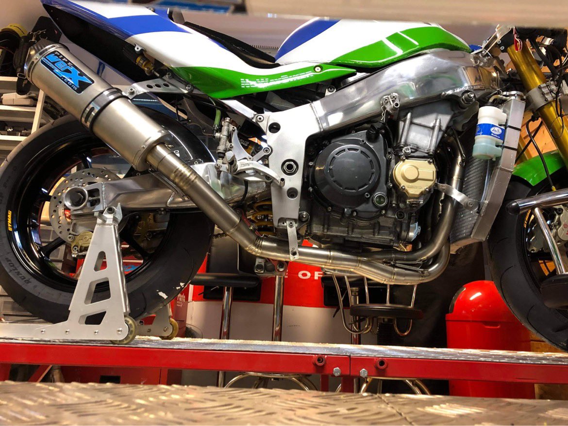 KneenIm's tweet photo. Massive effort from the boys in Norway, the ZX7R was already a competitive bike but now it is even better. New dymags and full ti exhaust 😍 ready for this years classic TT/MGP https://t.co/eY0JaDBTYp