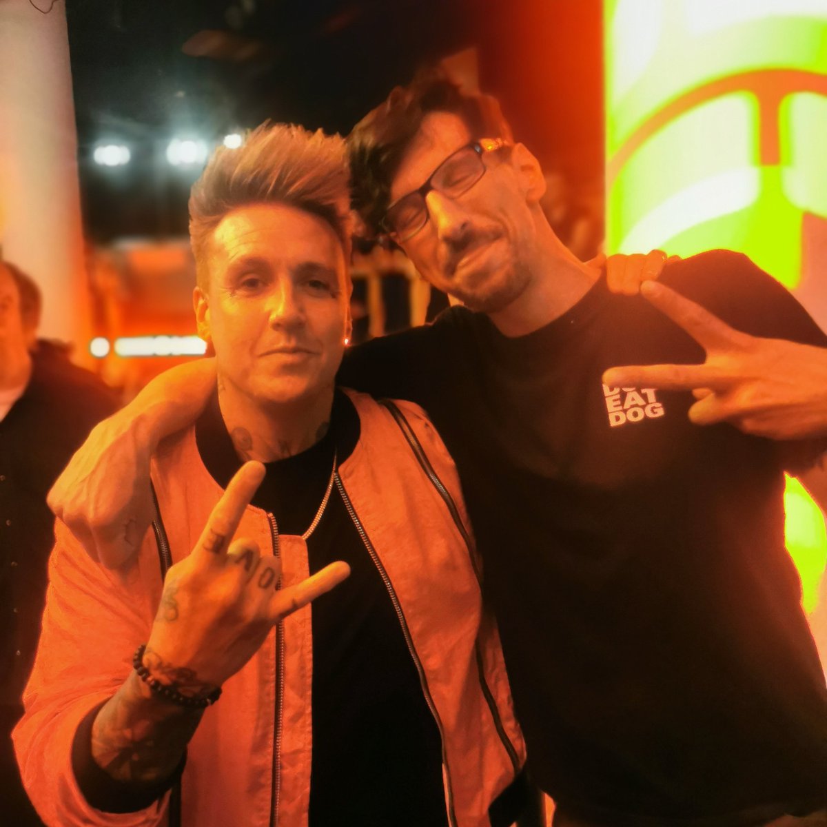 Book_Manka's tweet photo. #goodnight #paparoach #drunkface https://t.co/hbkABPulMg