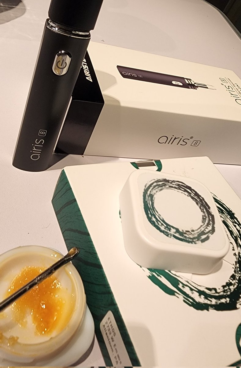 TrueBabyGrows's tweet photo. Thank you! @sugarcoateddank for the Airis 8. Now I can enjoy some of these concentrates I've had for a couple months. https://t.co/NPETaOLDsf
