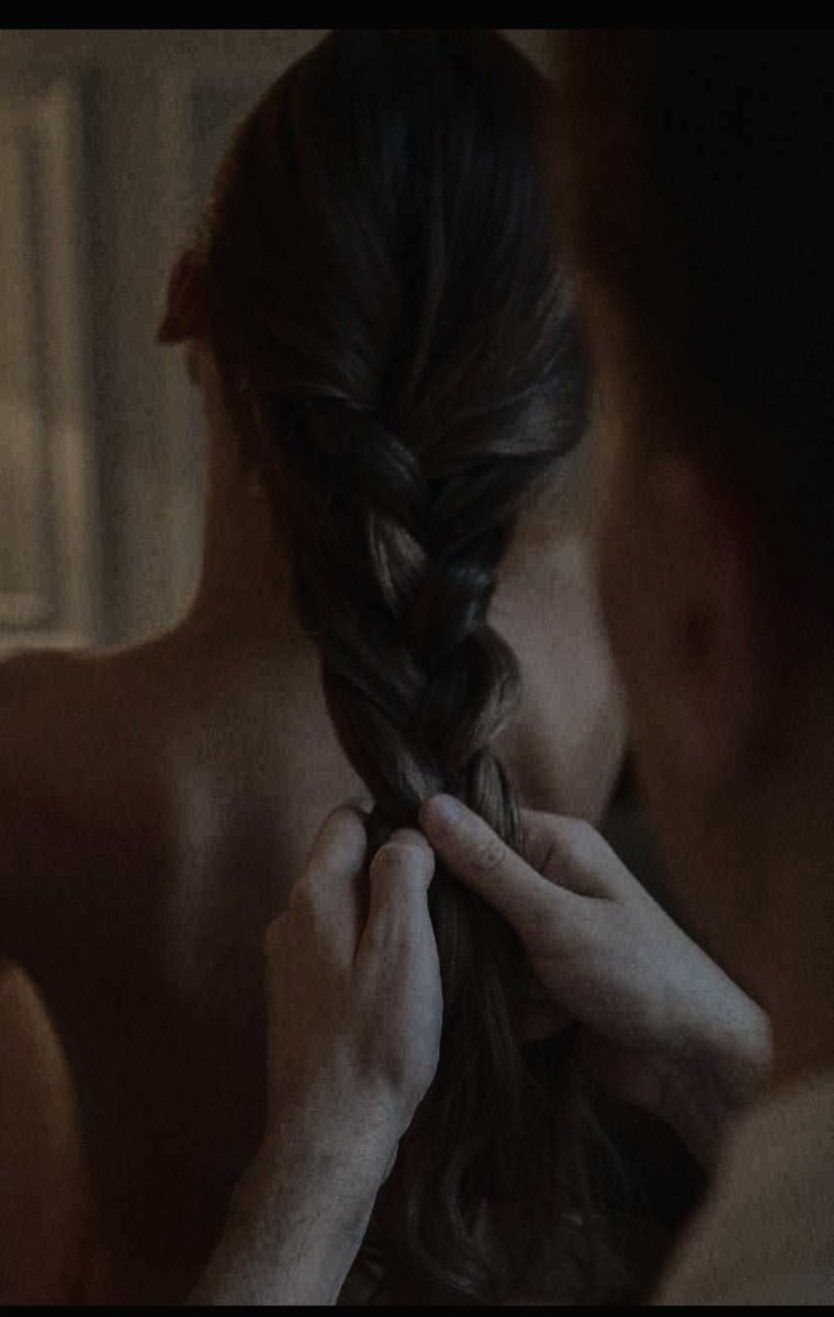 احببتك بقلب طفلة مشاغبة تريد الحلوى ... لكنها تهوى الدلال  .....!!