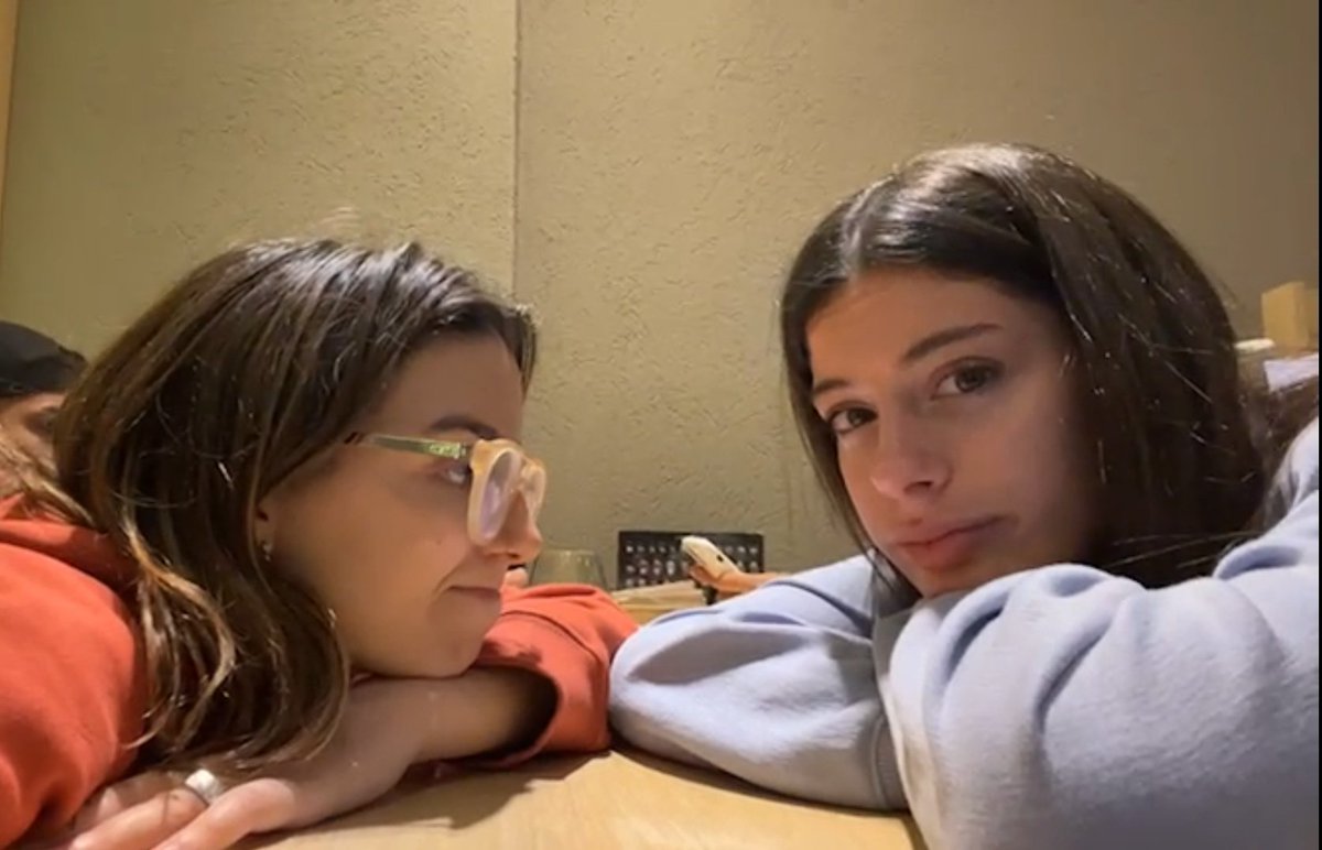 carlaml09's tweet photo. Sofi y Mili son todo lo que esta bien en esta vida, no hay nada que me ponga mas feliz que verlas sonreir❤❤ https://t.co/pNJFA27mIB