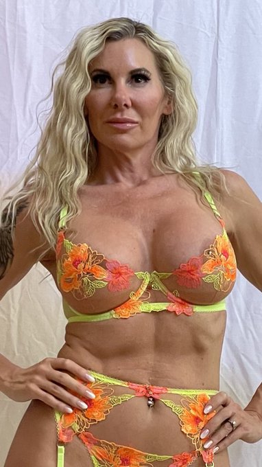 Ignore the fake accounts with Pok&eacute;mon references and give me your attention! https://t.co/p4C5HBDnMw<a href="/tag/everyvotecounts"class="tags"><span>#everyvotecounts</span></a>