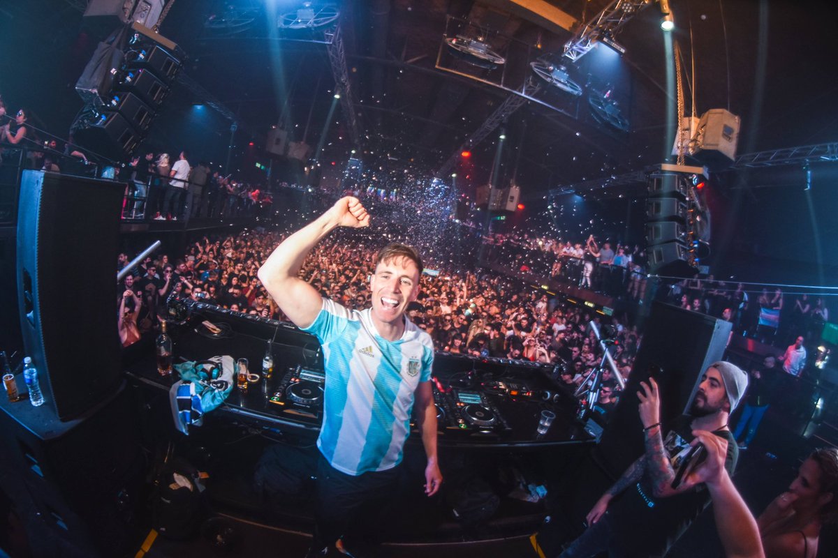 bryankearney's tweet photo. Another special night in Argentina, what a country 🇦🇷❤️

Thank you.

See you tonight, at Groove, for another 4 hour set. #classics #trance #kearnage #buenosaires #groove #argentina https://t.co/6yD8gcm4EF