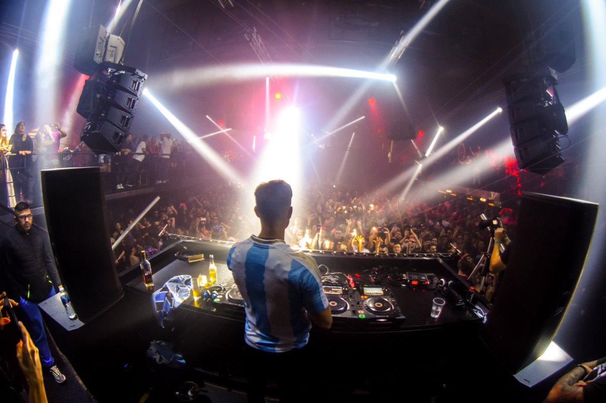 bryankearney's tweet photo. Another special night in Argentina, what a country 🇦🇷❤️

Thank you.

See you tonight, at Groove, for another 4 hour set. #classics #trance #kearnage #buenosaires #groove #argentina https://t.co/6yD8gcm4EF