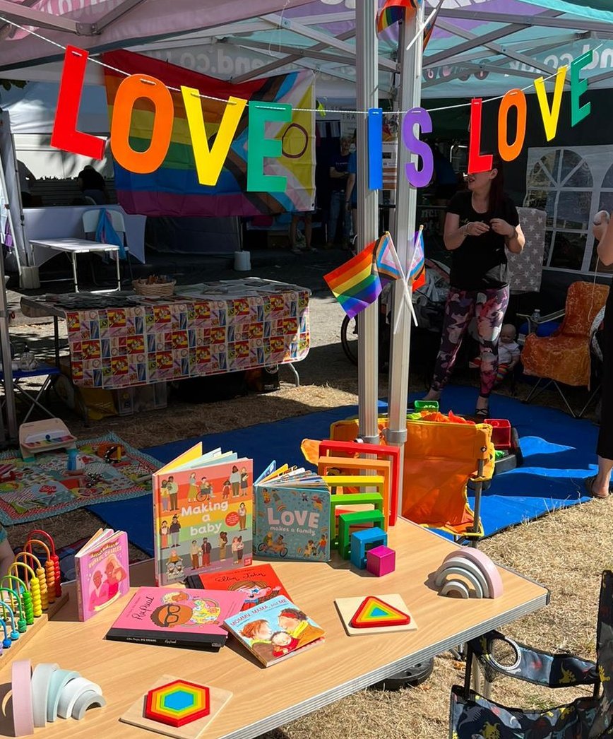 What an amazing day today has been at <a href="/Southend_Pride/">Southend Pride</a> ! We had a real Mermaid, Hashtag Joe read some stories, there was lots of music (&amp; alot of me singing along 🤣)... &amp; Above all there was tons of children playing &amp; having fun! Can't wait till next year's pride already!